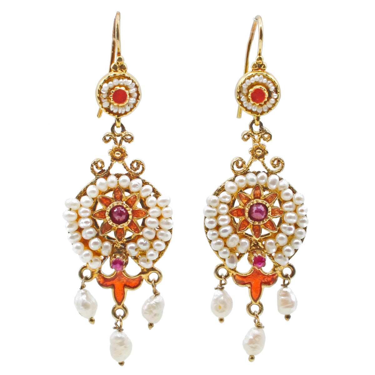 Orecchini in argento placcato oro con micro perle e smalto