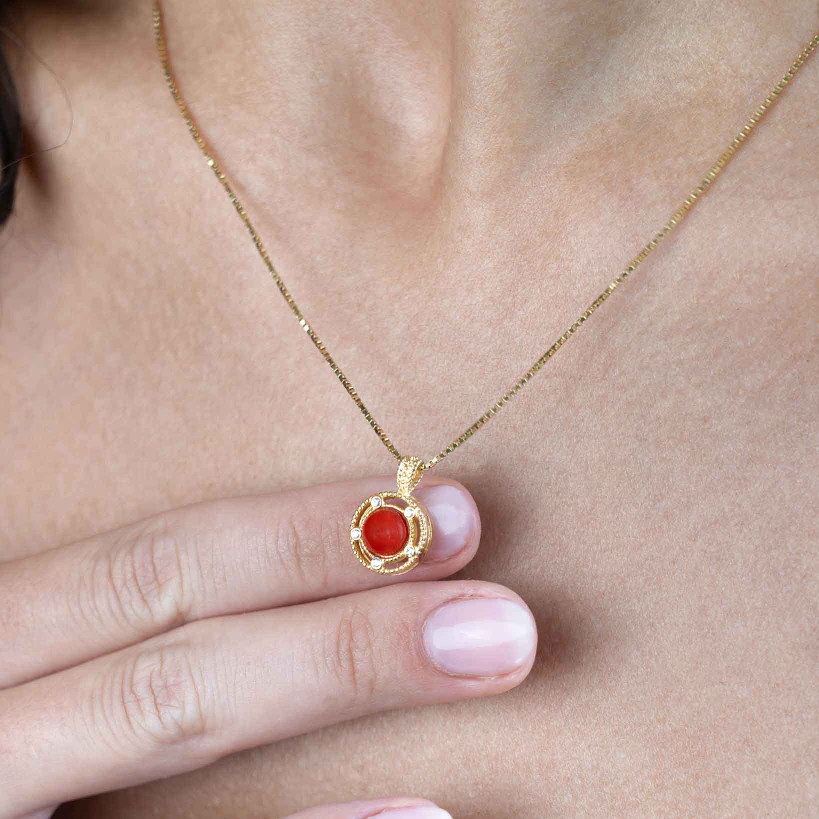 Collana con corallo rosso