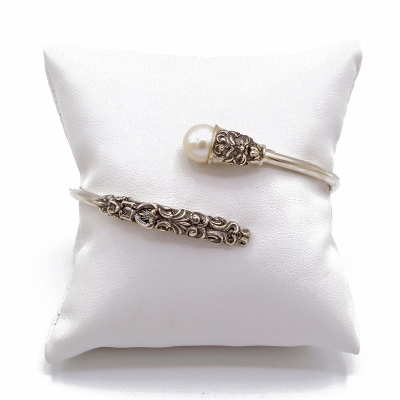 Bracciale rigido con perla finale di acqua dolce