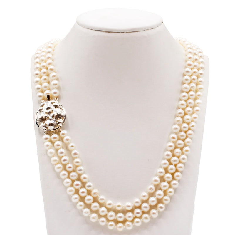 Collana a tre fili di perle di acqua dolce