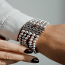 Bracciale a 5 fili di perle grigie di acqua dolce e zirconi