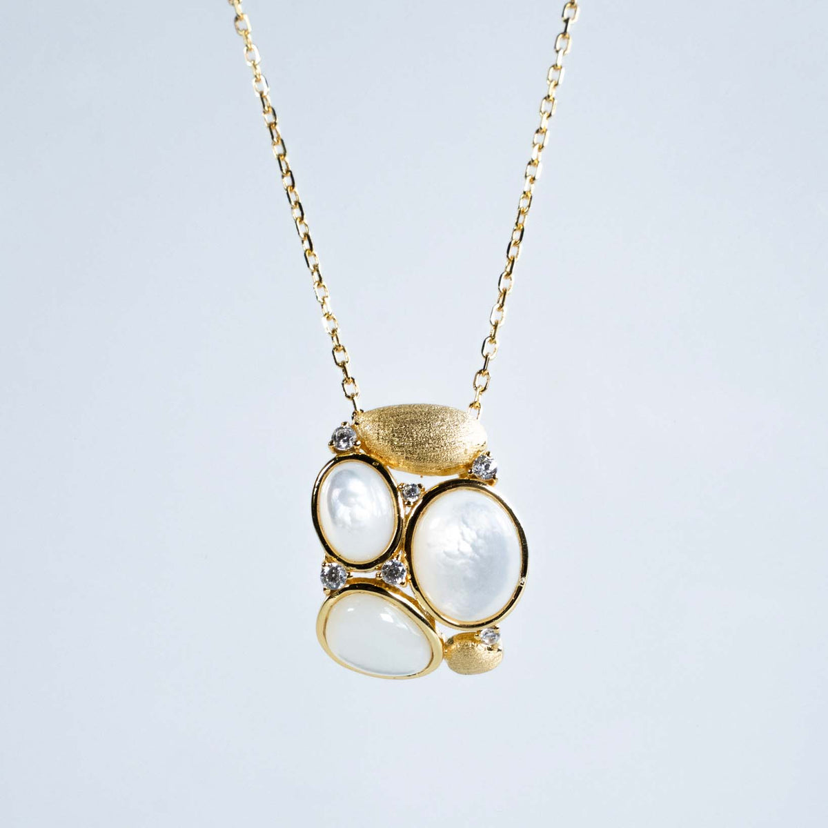 Collana in argento 925 con ciondolo con madreperla e zirconi