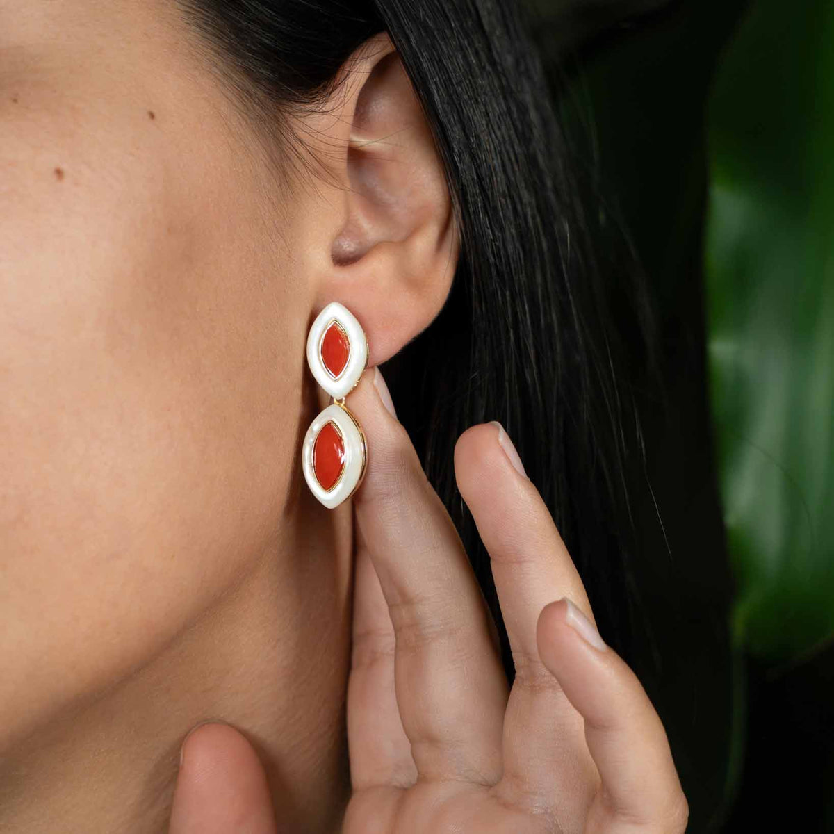 Orecchini oro con madreperla e corallo rosso