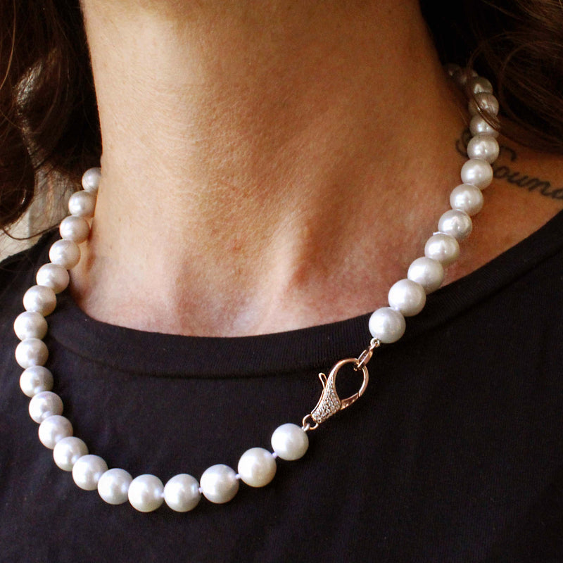 Collana di perle acqua dolce con fermatura placcata oro rosa e zirconi