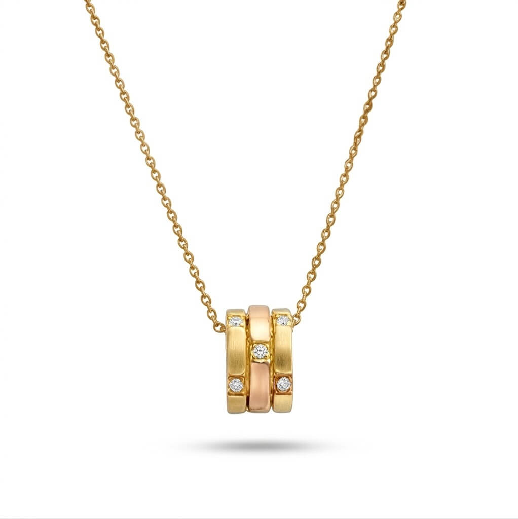 Collana con pendente a cilindro con zirconi