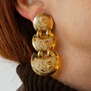 Orecchini stile antico incisi a mano