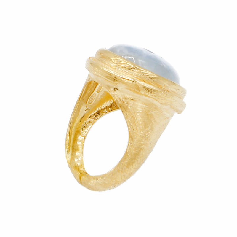 Anello con acquamarina cabochon