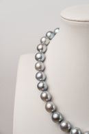 Collana di perle di acqua dolce grigia