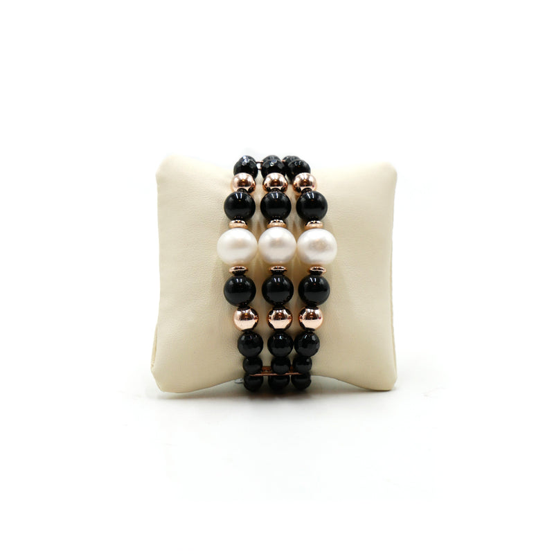Bracciale elastico con onice perle e quarzi