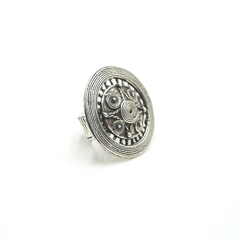 Anello in stile etnico