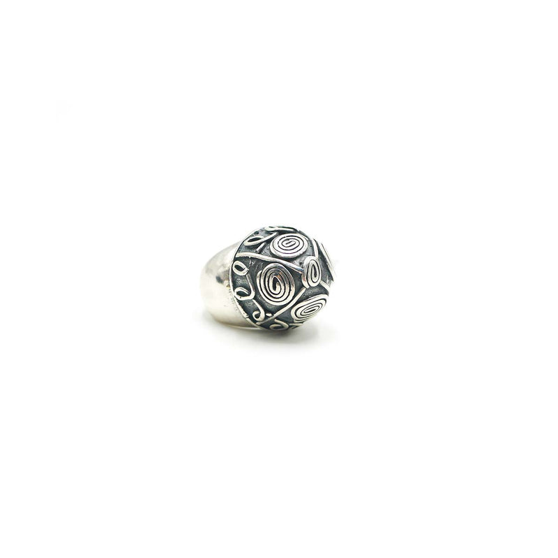 Anello stile etnico in argento brunito