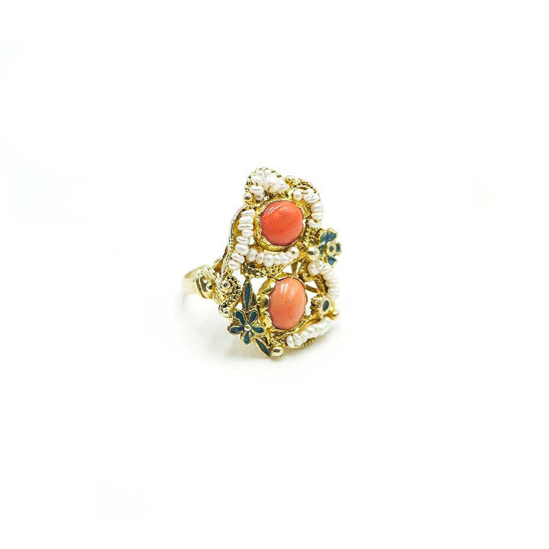 Anello stile antico con corallo, smalto verde e perle keshi