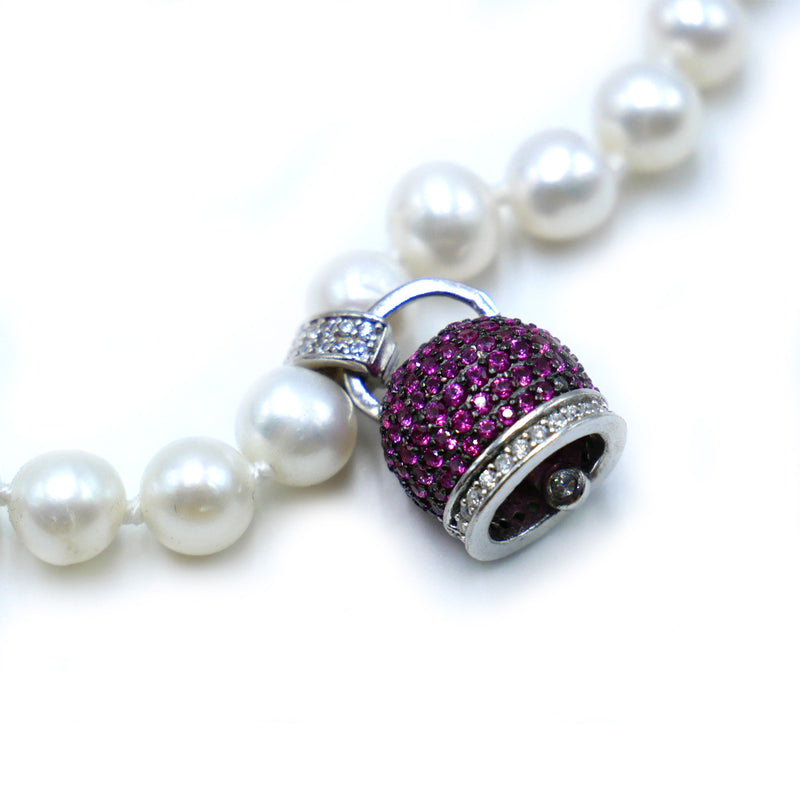 Bracciale di perle di acqua dolce con ciondolino di zirconi rosa e bianchi