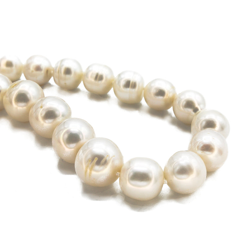 Collana di perle con chiusura di zirconi
