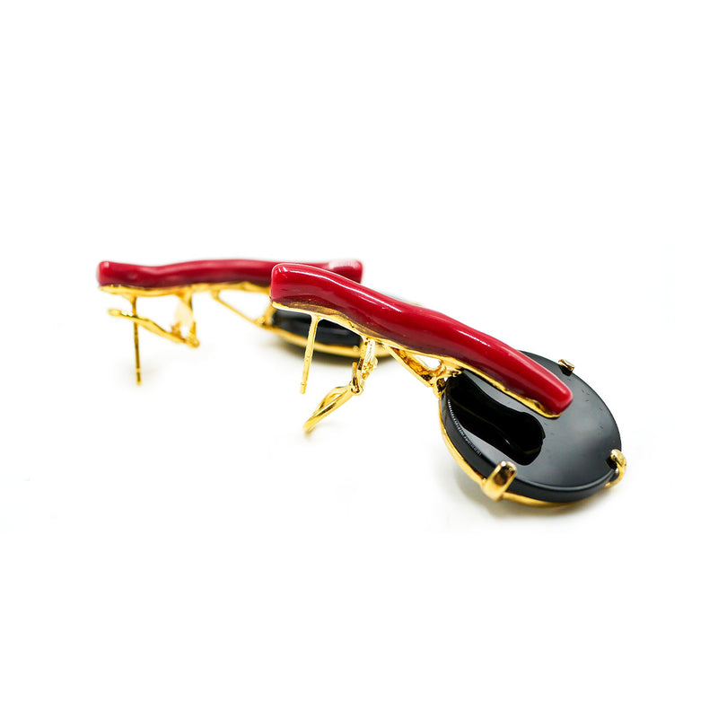 Orecchini con corallo rosso ed onice