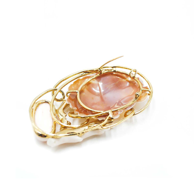 Ciondolo/Spilla con cammeo e corallo rosa